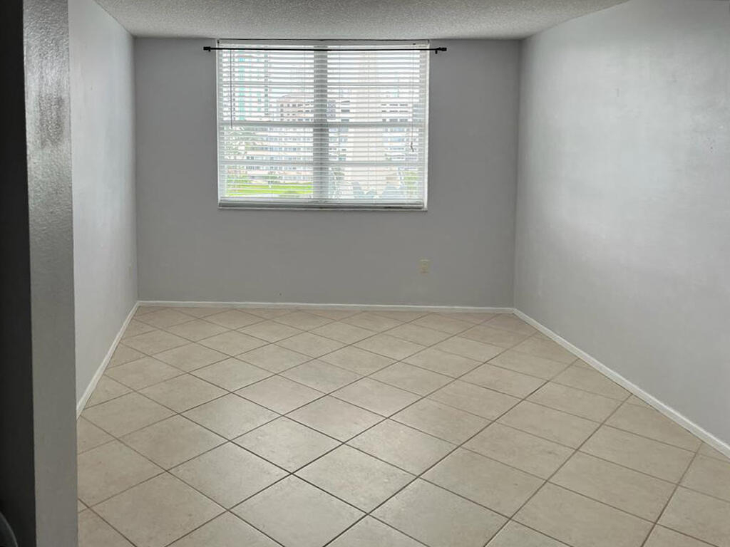 300 Bayview Drive - Photo 7