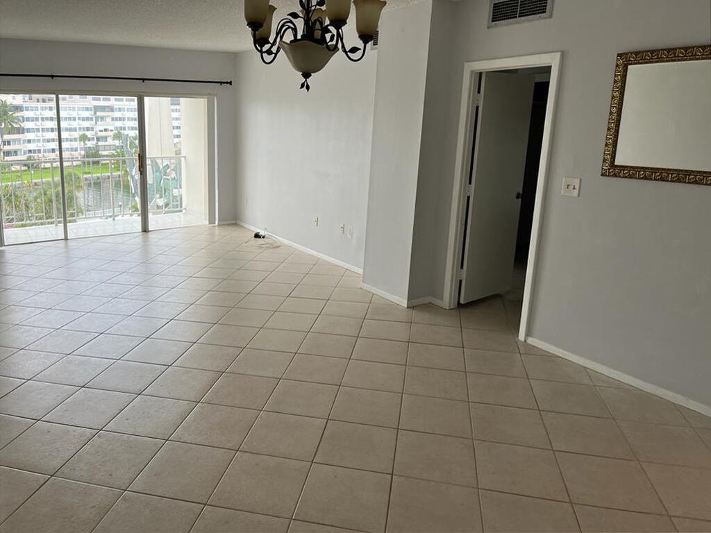 300 Bayview Drive - Photo 2