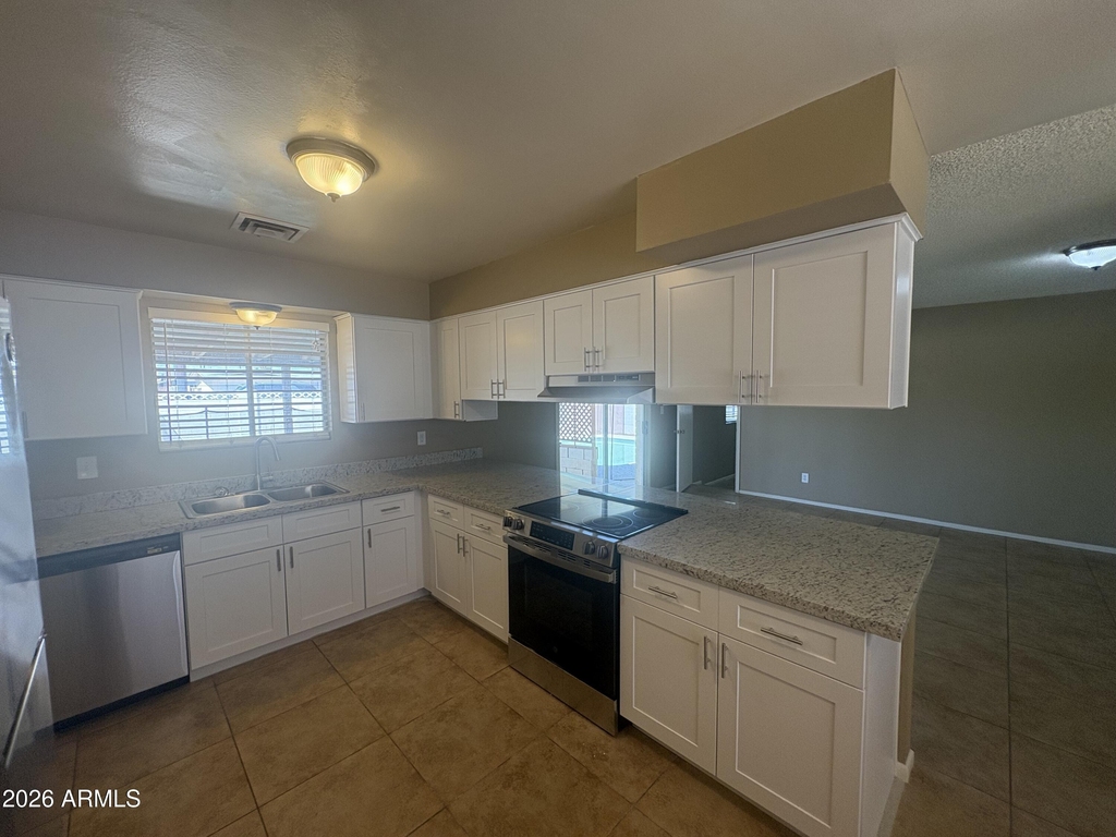 3828 W Lane Avenue - Photo 3