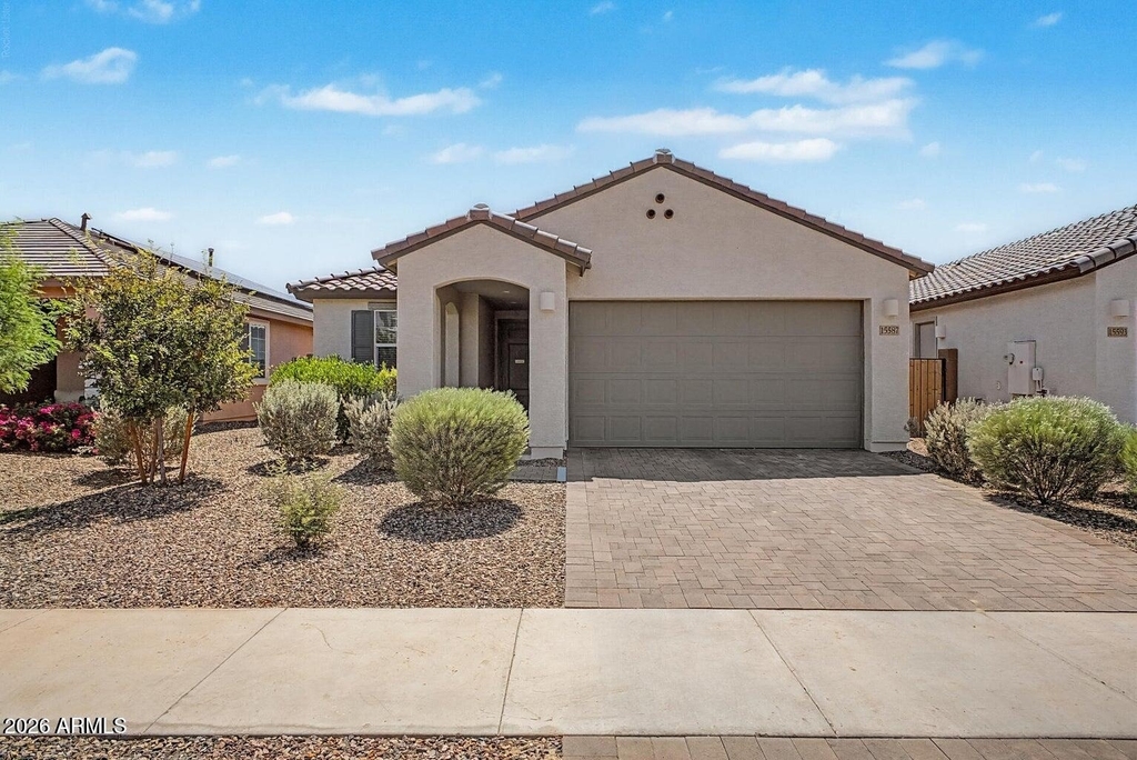 15587 W Kendall Street - Photo 0
