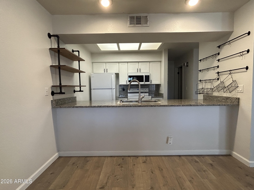 1222 W Baseline Road - Photo 5