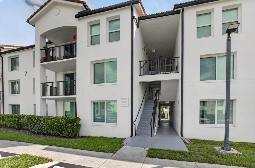 213 Villa Circle - Photo 3