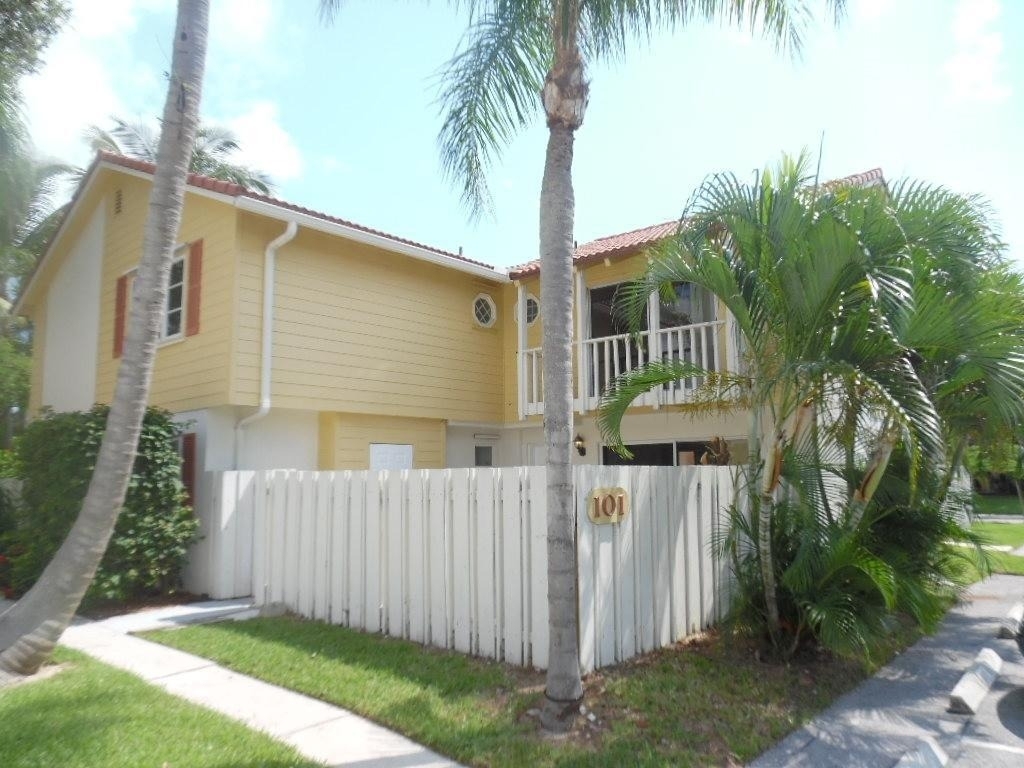 101 Seabreeze Circle - Photo 0