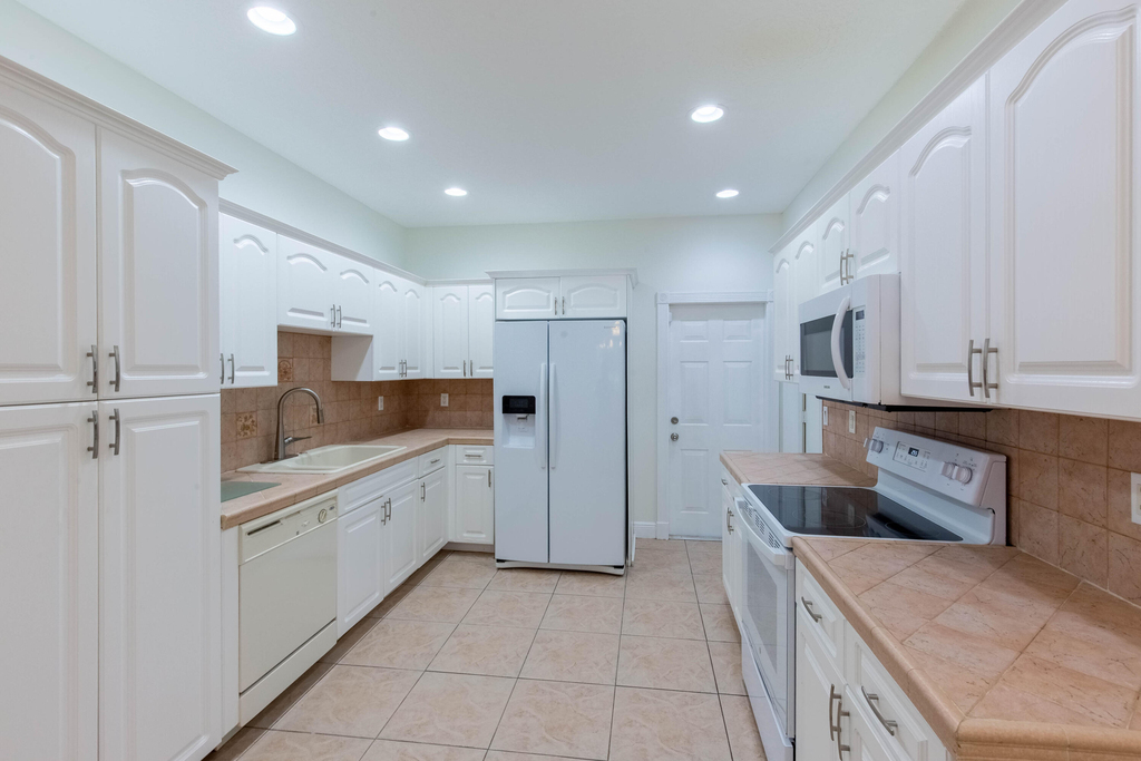 1036 Staghorn Street - Photo 6