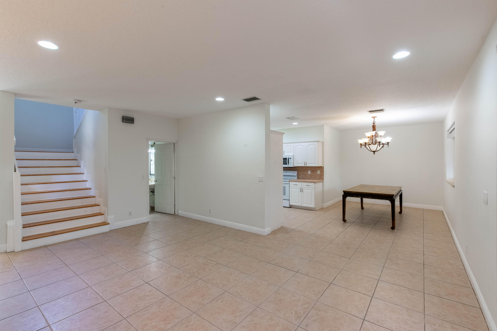 1036 Staghorn Street - Photo 4