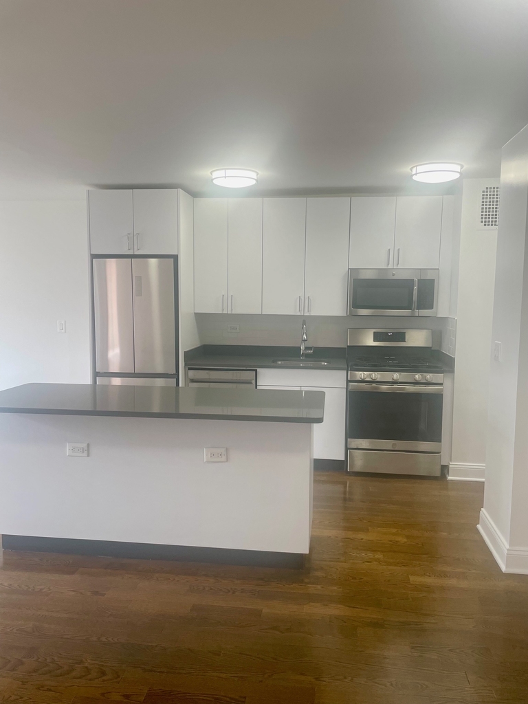East 82nd St / 2nd Avenue - Photo 1