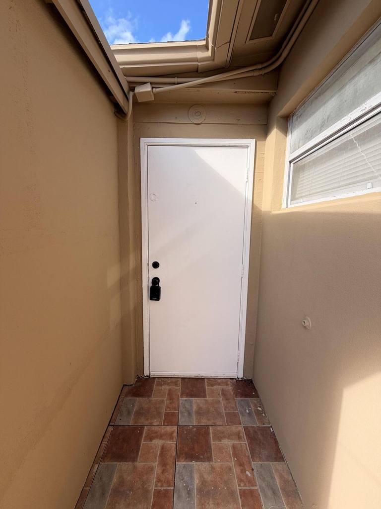 2438 Thomas Street - Photo 7