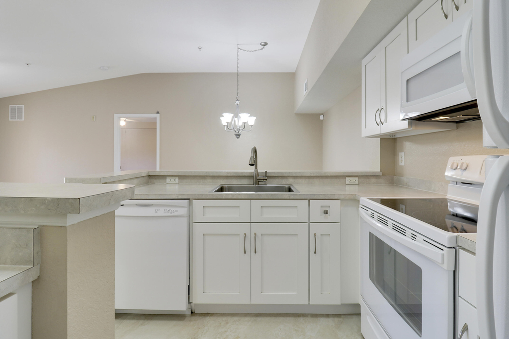 181 Sw Palm Drive - Photo 10