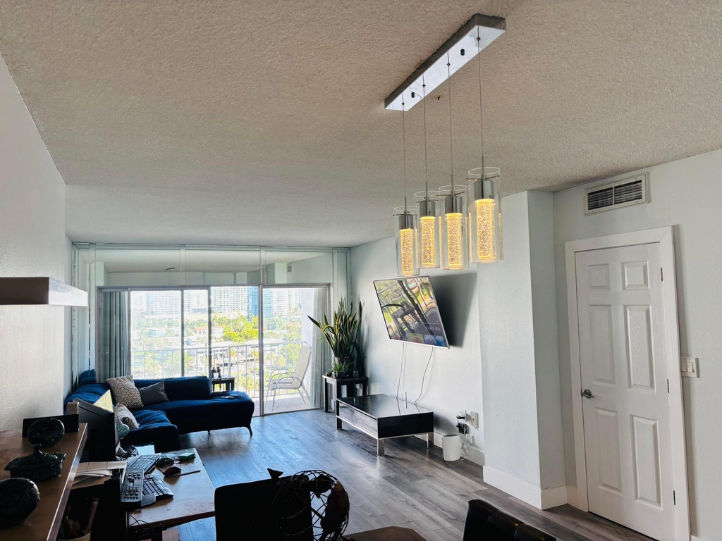500 Bayview Drive - Photo 1