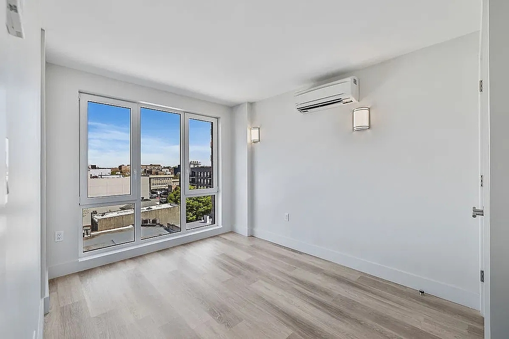 2605 Snyder Avenue - Photo 5