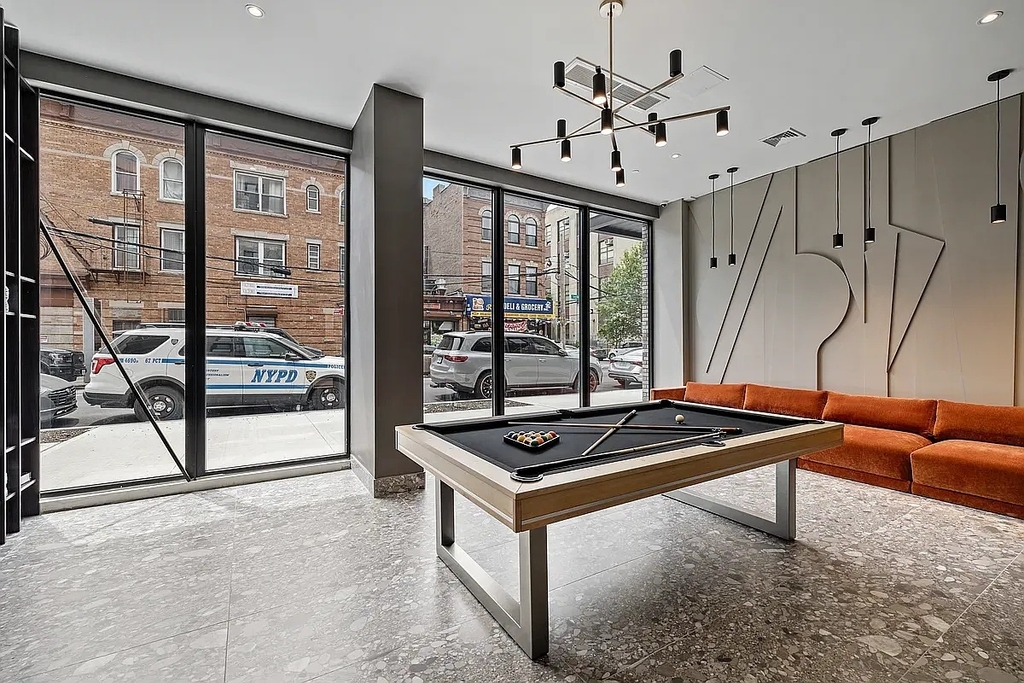 2605 Snyder Avenue - Photo 8