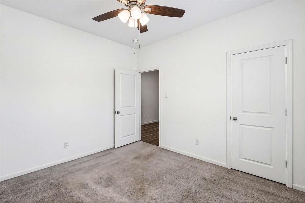 8360 Stovepipe Drive - Photo 22
