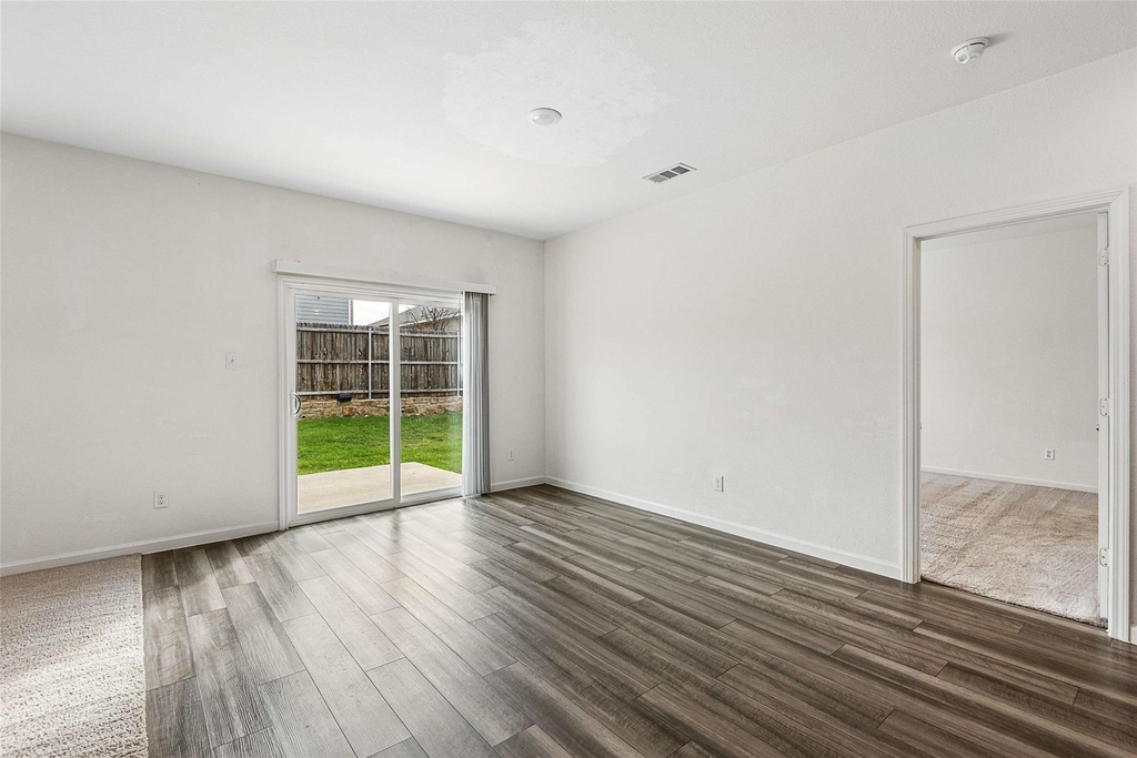 8360 Stovepipe Drive - Photo 6