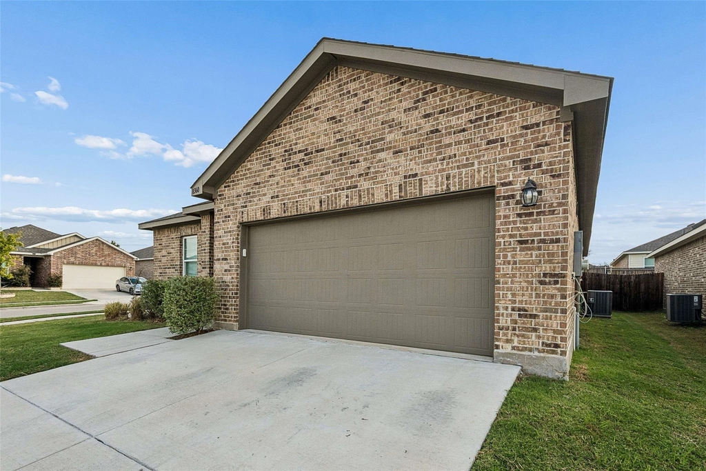 8360 Stovepipe Drive - Photo 2