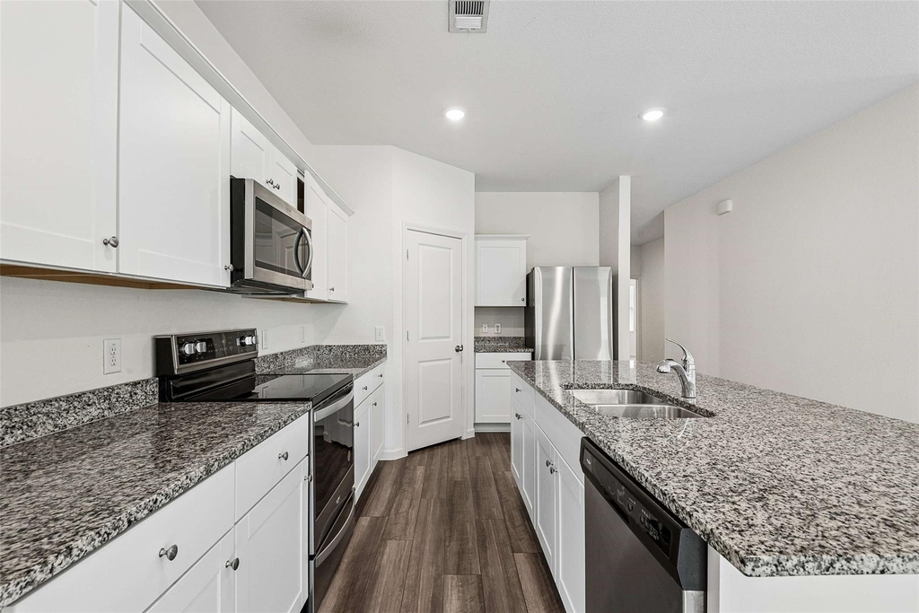 8360 Stovepipe Drive - Photo 11