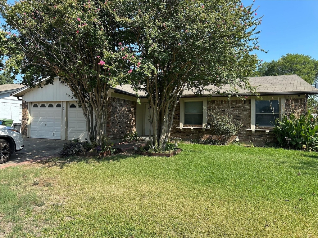 743 Price Drive - Photo 0