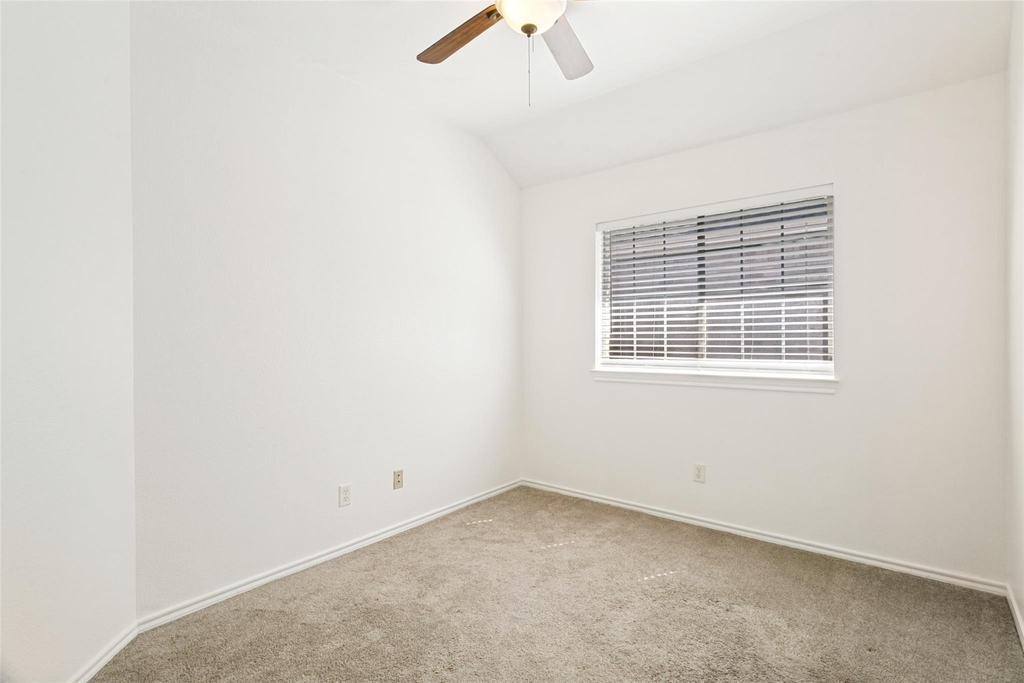 513 Creek Court - Photo 8