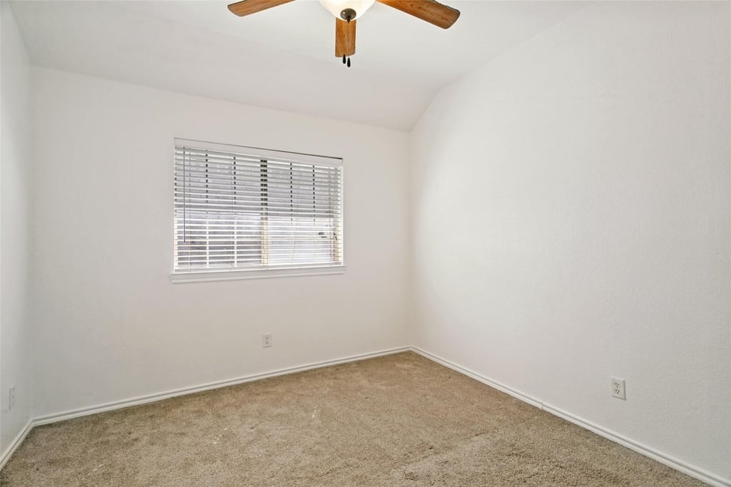 513 Creek Court - Photo 10