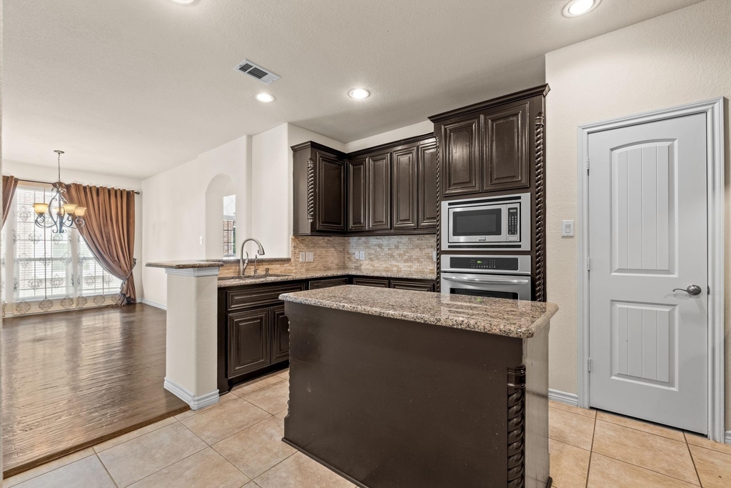 10437 Chantry Lane - Photo 8
