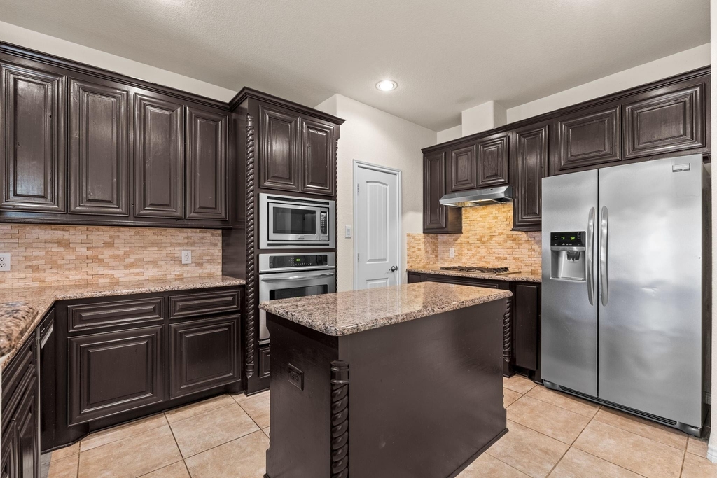 10437 Chantry Lane - Photo 2