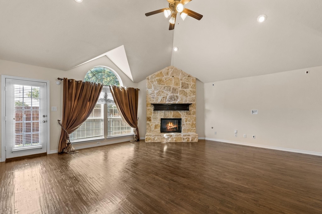 10437 Chantry Lane - Photo 9