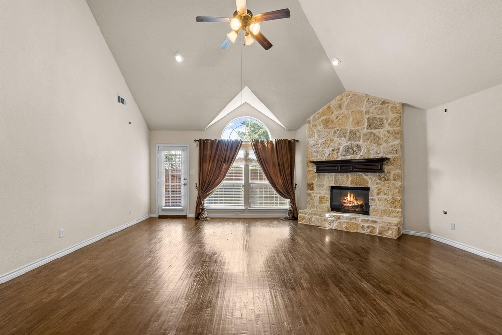 10437 Chantry Lane - Photo 3