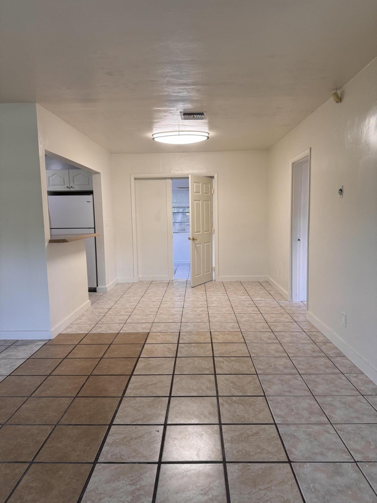 1148 Arizona Avenue - Photo 5