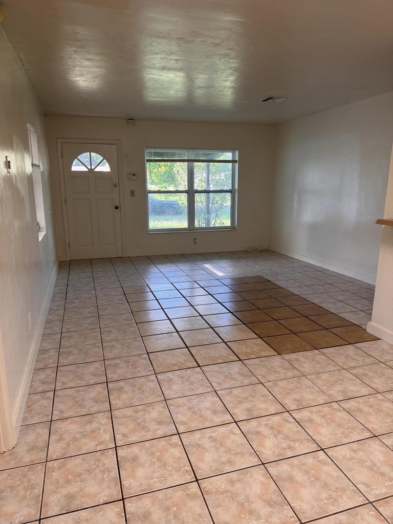 1148 Arizona Avenue - Photo 2