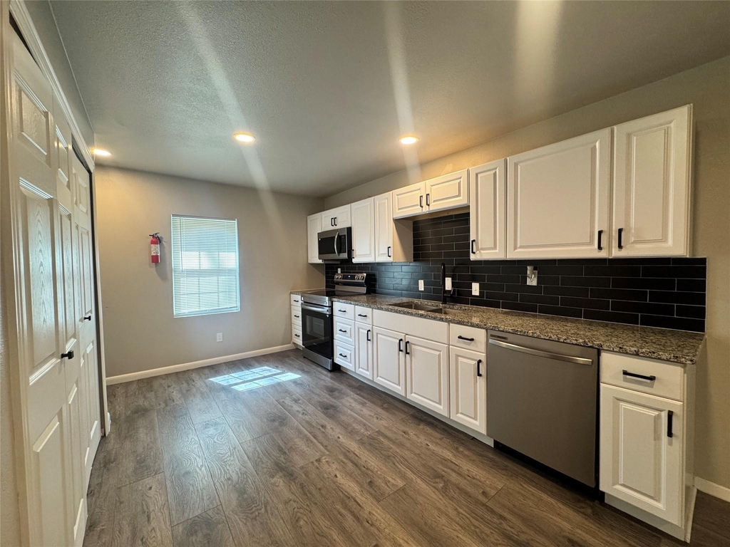2707 Cross Street - Photo 3