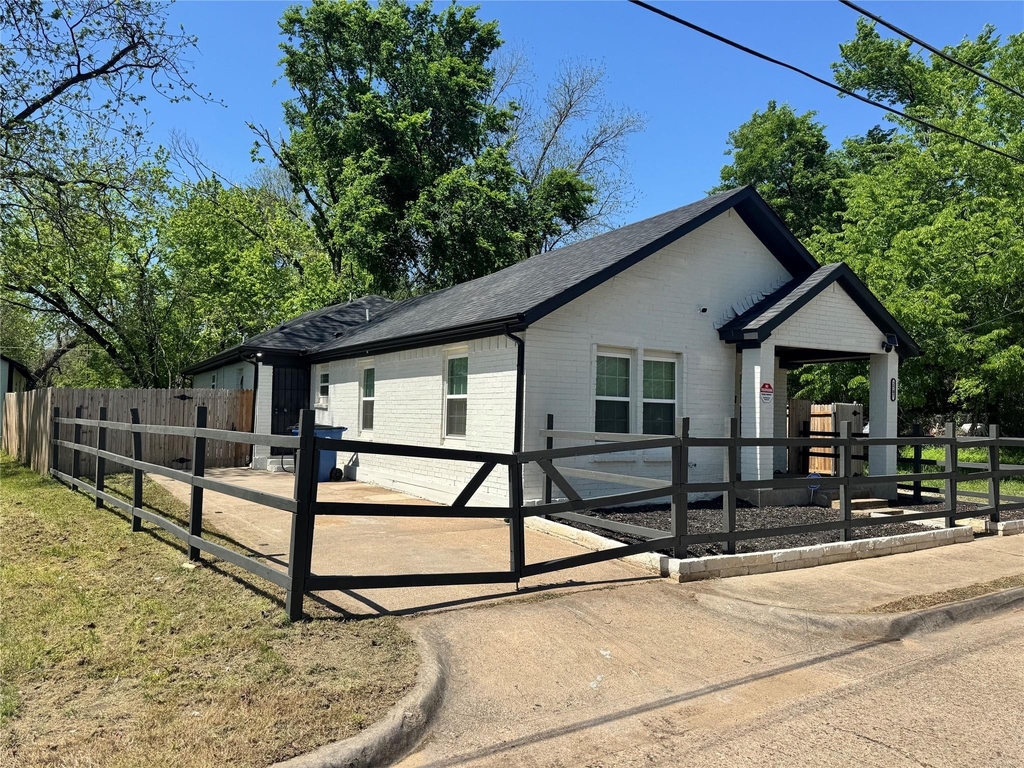 2707 Cross Street - Photo 0