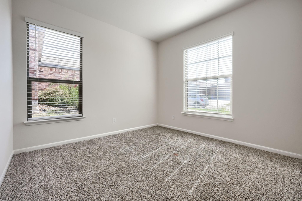 2030 Belmont Drive - Photo 14