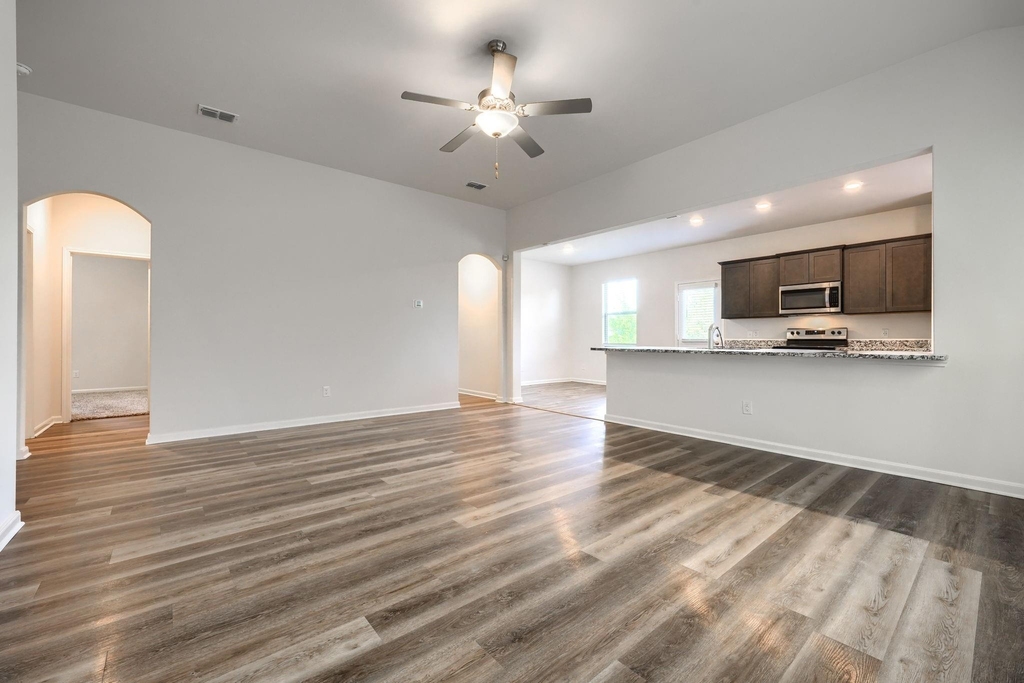 2030 Belmont Drive - Photo 4