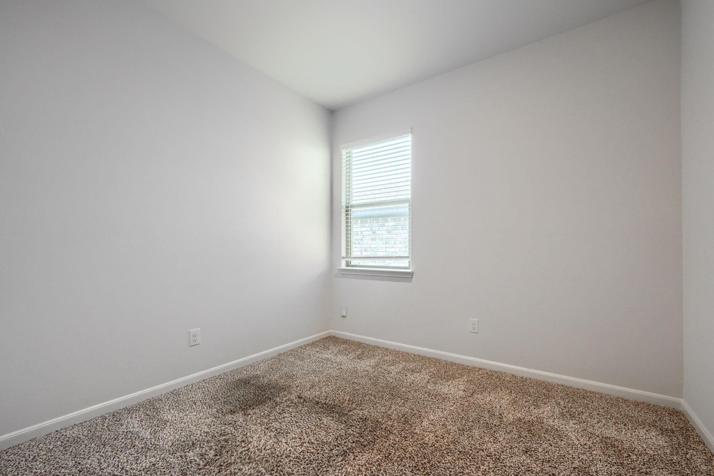 2030 Belmont Drive - Photo 16