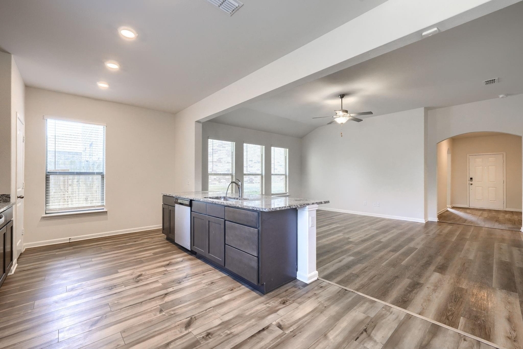 2030 Belmont Drive - Photo 9