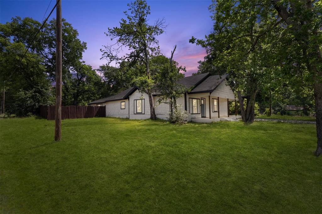 431 W Texas Street - Photo 4