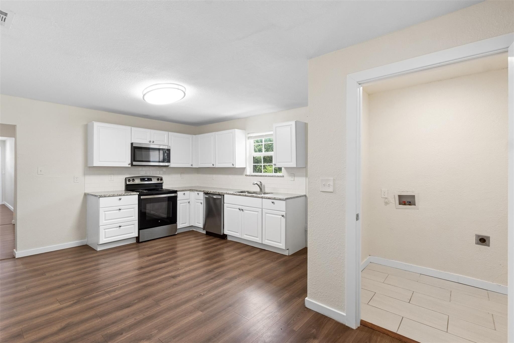 431 W Texas Street - Photo 16