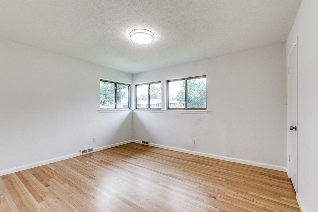 3517 Woodleigh Drive - Photo 15