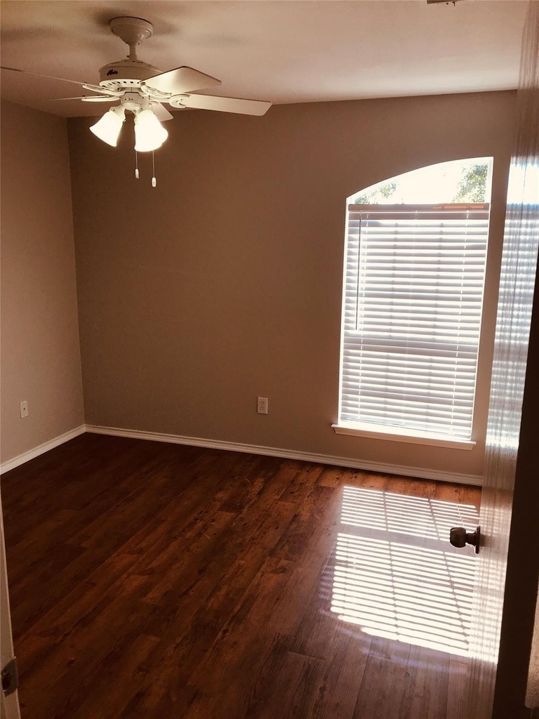 1321 Yukon - Photo 10