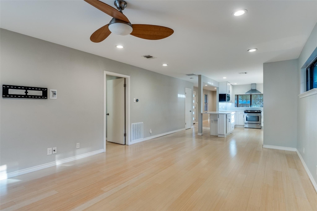10665 Lake Haven Drive - Photo 2
