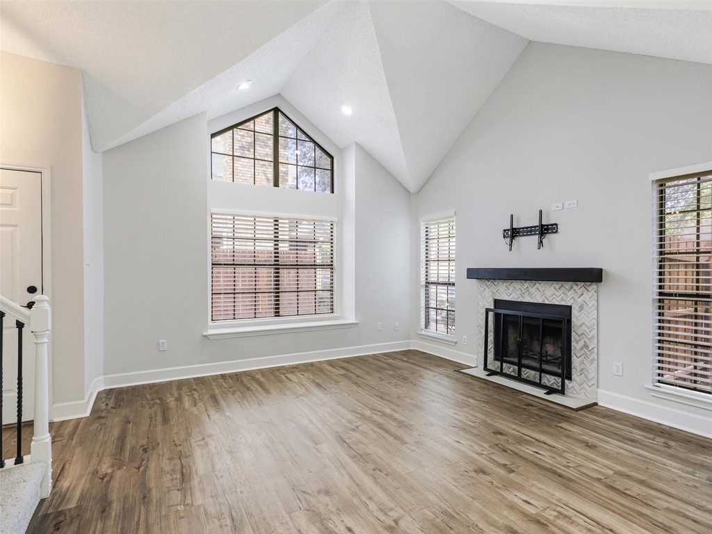 449 Harris Street - Photo 3
