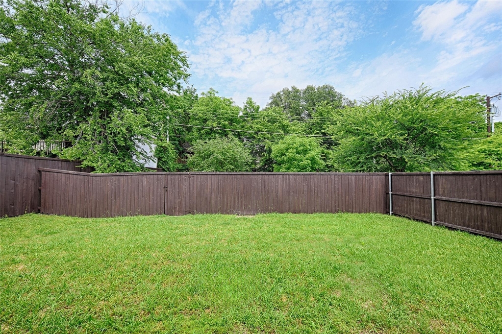 5067 Gaston Avenue - Photo 8
