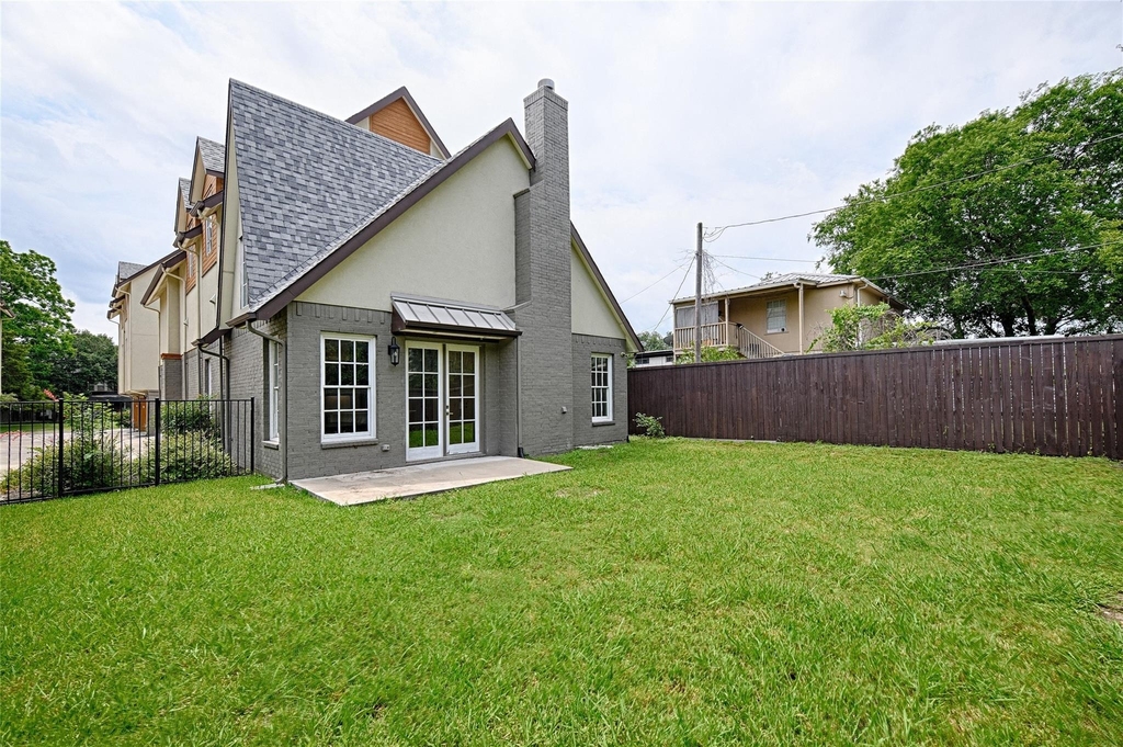 5067 Gaston Avenue - Photo 9
