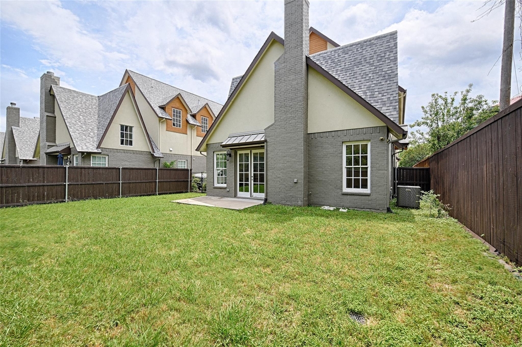 5067 Gaston Avenue - Photo 11