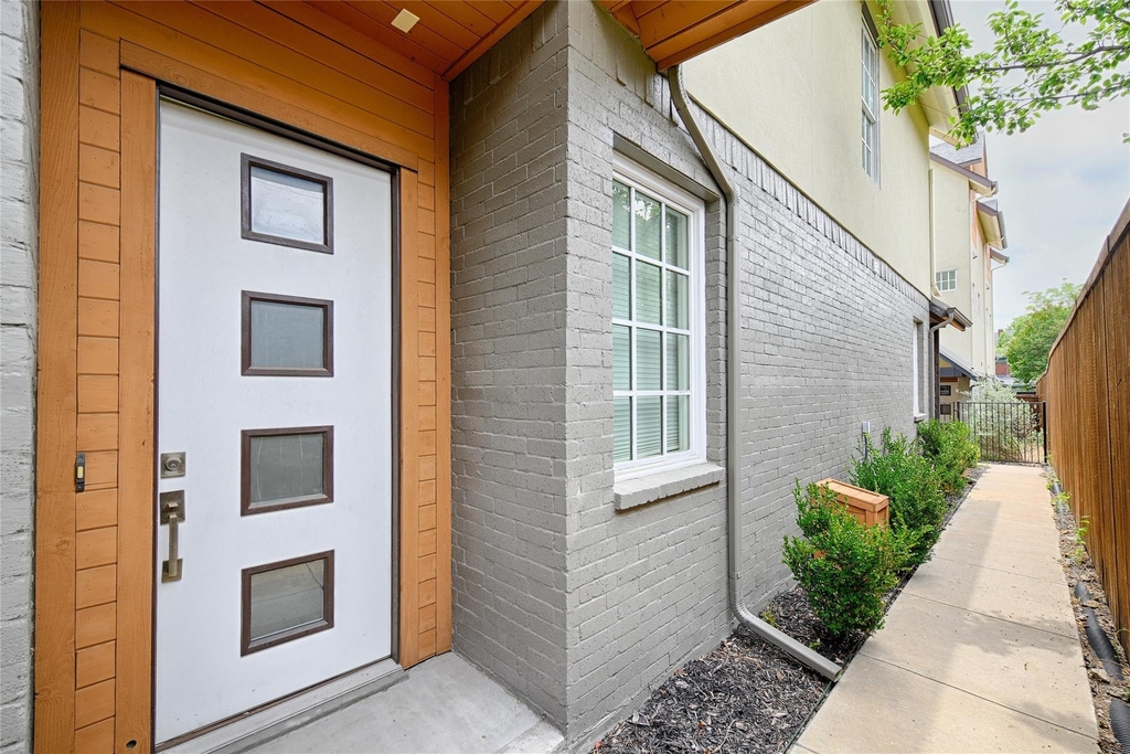 5067 Gaston Avenue - Photo 6