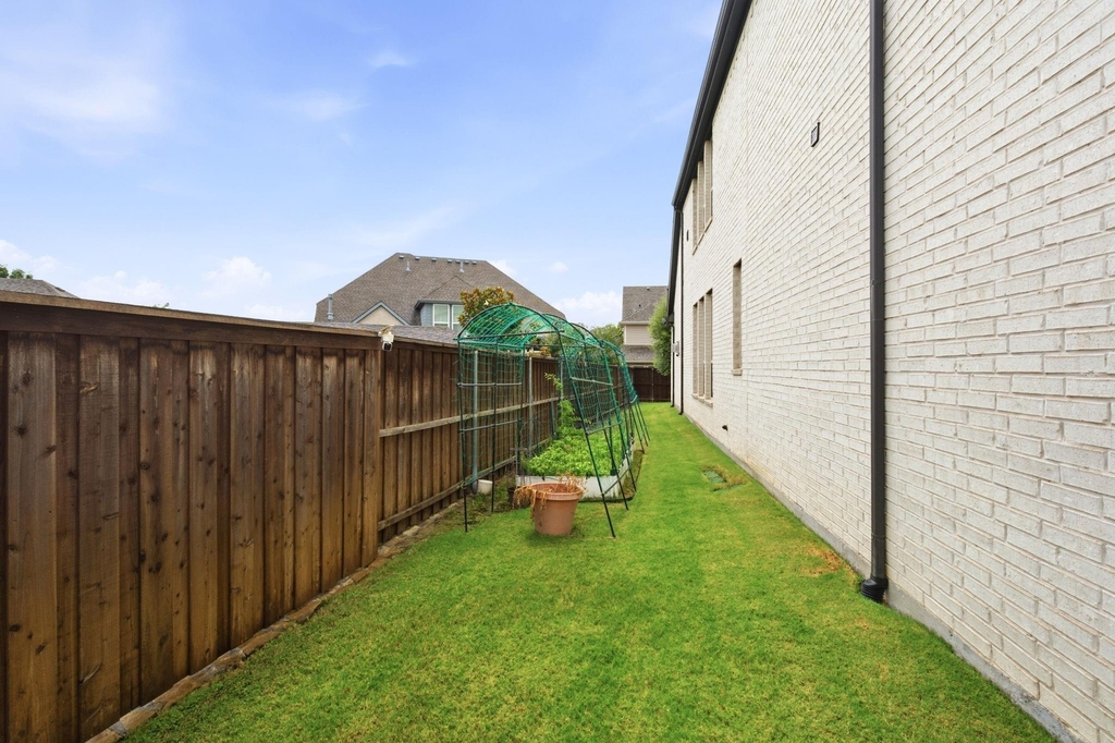 1014 Devonshire Drive - Photo 24