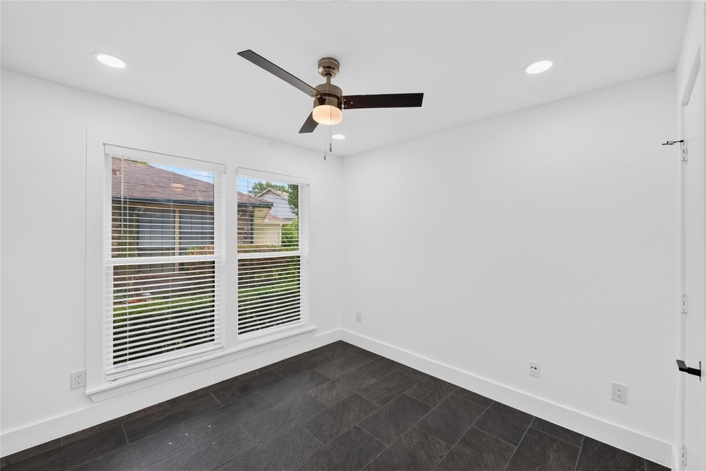 2925 Allister Street - Photo 20