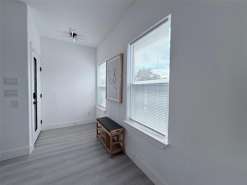3301 Garden Lane - Photo 2