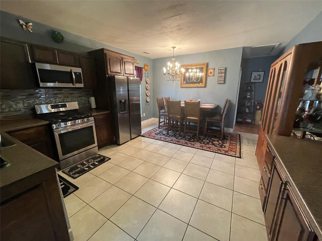 800 N Walnut Street - Photo 1