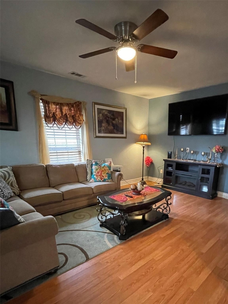 800 N Walnut Street - Photo 5