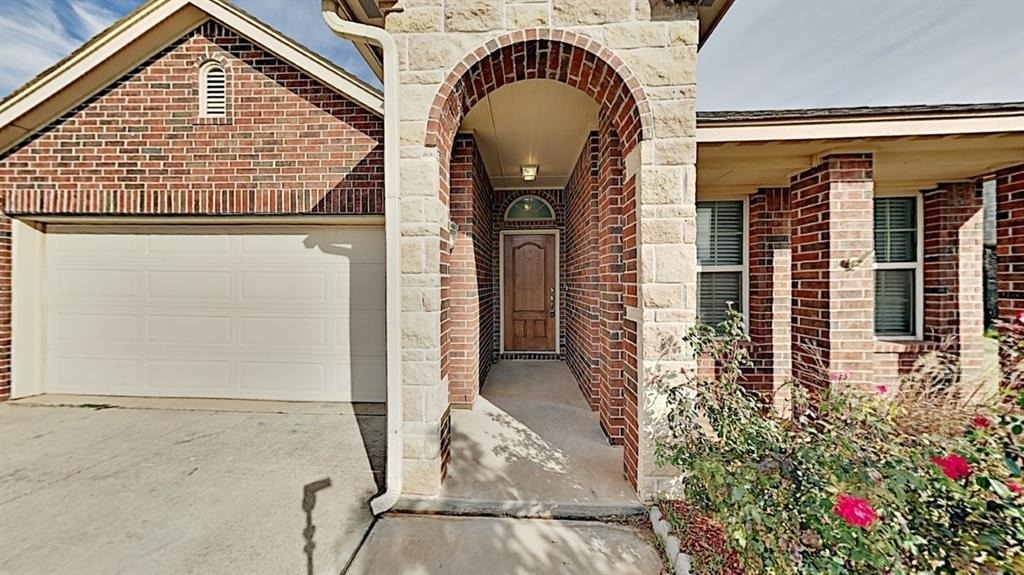 11121 Sw 41st Place - Photo 1